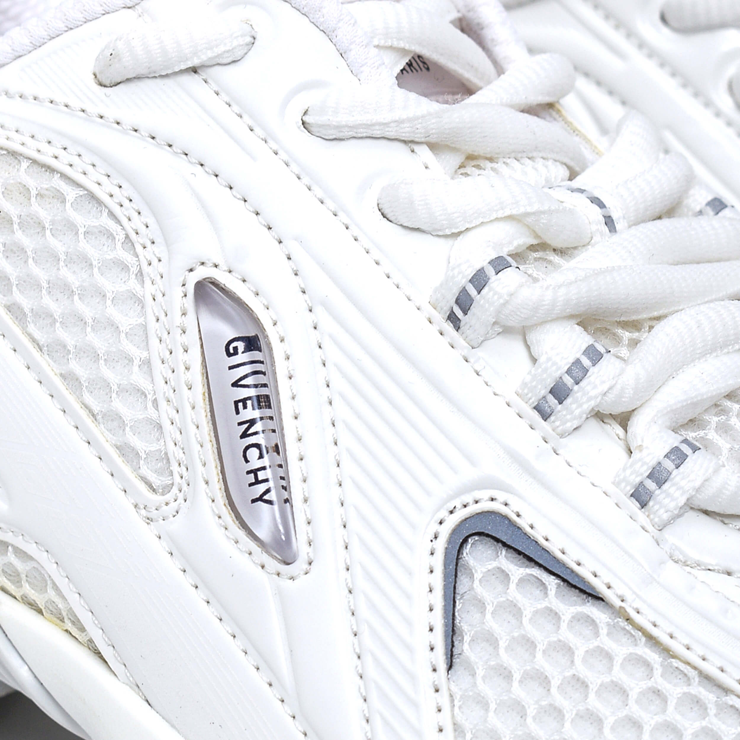 Givenchy - White Perforated Runner Sneakers / 38